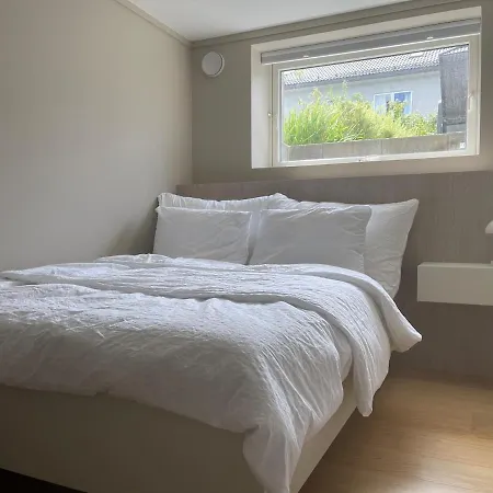 Newly Renovated, 10min From Dyreparken クリスティアンサン