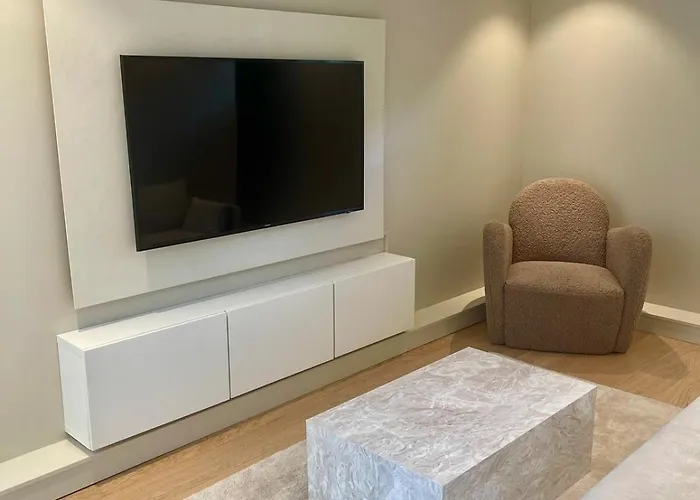 Newly Renovated, 10min From Dyreparken